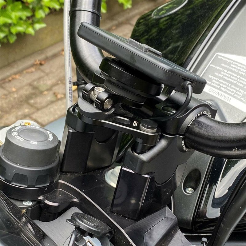 Voigt MT Handlebar Risers VF3021 | 30mm/Offset 21mm silver | Energica Eva»Motorlook.nl»4067466073371