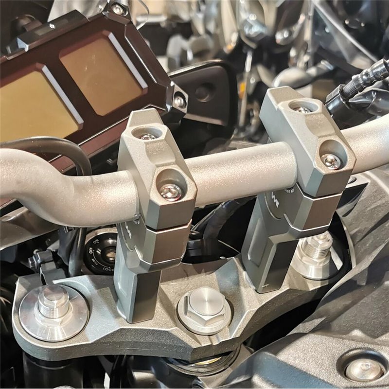 Voigt MT Handlebar Risers F28 | 28mm grijs-goud | Yamaha MT-09 Tracer»Motorlook.nl»4067466380110